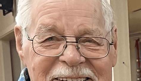 Об этом сообщает The Whidbey News Times Obituaries.