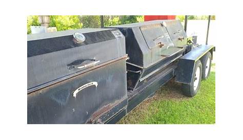 270 курильщиков используют большие грильбильи Barbecue Llc