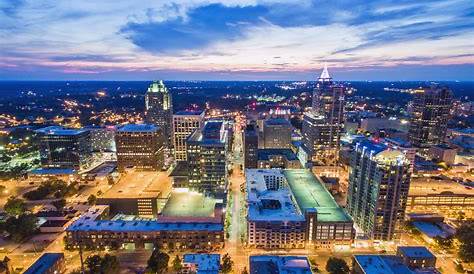 Рынок Facebook Raleigh North Carolina City Market в центре города нанимает фотографии и изображения Alamy