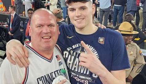 Отец Клингана из Uconn Center Donovan является сотрудником Eversource