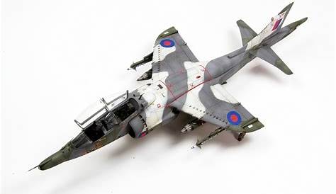 Британский модельер 1 48 Raf Harrier T 4 готов к инспекционным полетам