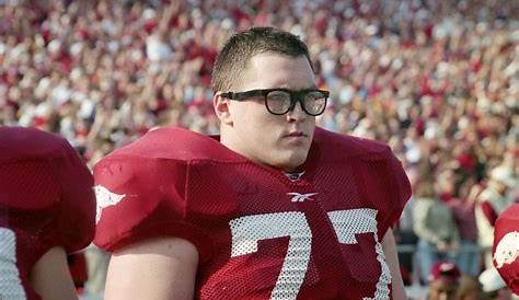 Брэндон Берлсворт Арканзас Allamerican Offensive Lineman начал свой футбол
