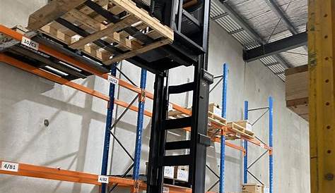 Costco Order Picker Jobs Stock против Forklift