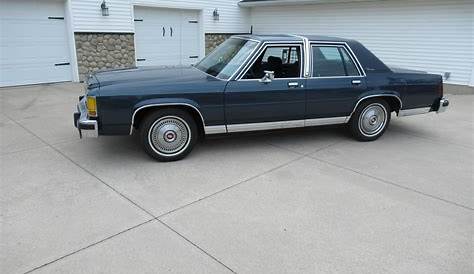 Лучший автомобиль Кантона 1986 Ford Ltd Crown Victoria 10312