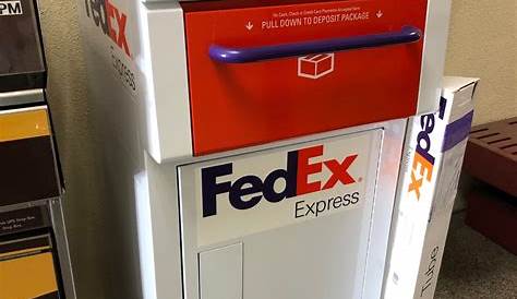 Fedex вылетел из Ванкувера рядом со мной с субботним пикапом Luba Halsey