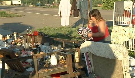 Yard Sales Memphis Tn 14th Annual Highway 70 Sale находится в стадии продажи
