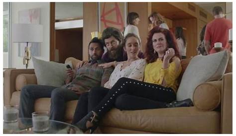 Sling Commercial Waitress Falls Tv Spot «First Timers Easy» при участии Ника Офермана Меган