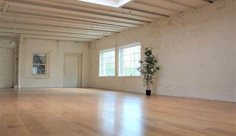 Пустая студия звукозаписи Space for Rent Sound Record