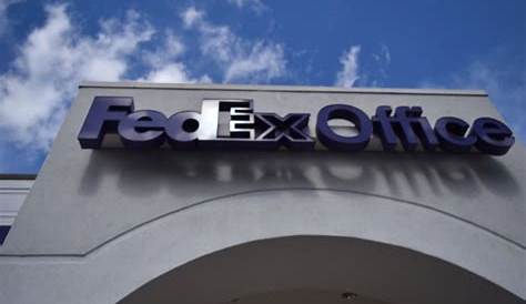 Fedex In Raleigh Nc Merchant Highlight Hillsborough Street (англ.) (недоступная ссылка).
