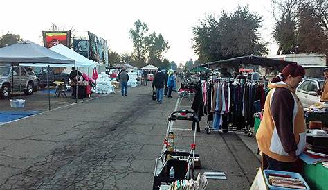 Flea Market Magic исследует Fresno S Vibrant Craigslist Ярд Продажа Сцены Ферма Держите винтажный Abc30