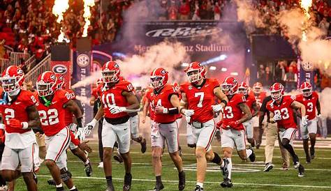Uga Football вербует часы Crystal Ball 2025 года, которые получат огромный выбор после предложения