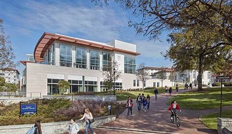 Эмори в кампусе Rockbridge University Life Center Ривз Янг