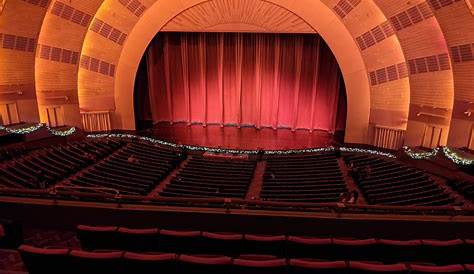 Radio City 2nd Mezzanine Viewforum создает тему 3 в мюзик-холле