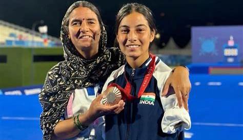 Оригинальное название: Ayushi Verma: A Beacon of Inspiration
