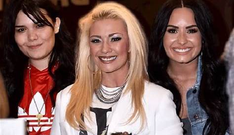 Оригинальное название: Amber Lovato: A Rising Star