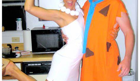 Оригинальное название: Fred and Wilma Costumes: Unleash Your Inner Flintstone