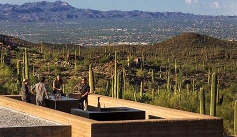 Оригинальное название: Lodge on the Desert: Your Ultimate Retreat in Tucson
