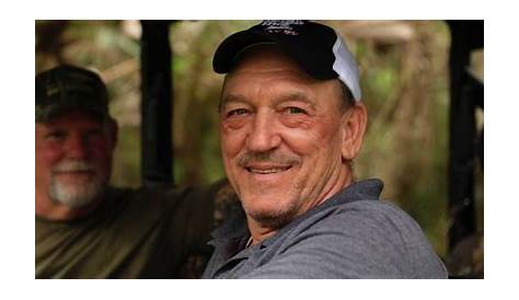 Оригинальное название: Swamp People Cast: A Deep Dive Into the Lives of Alligator Hunters