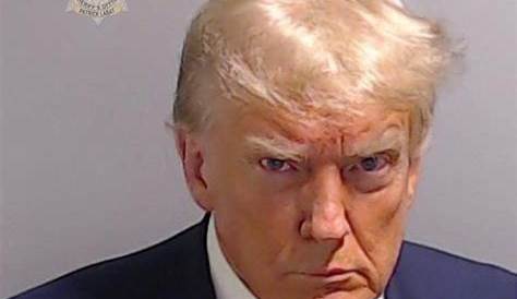 Дональд Трамп сегодня попал в тюрьму? Последние новости о его юридических битвах