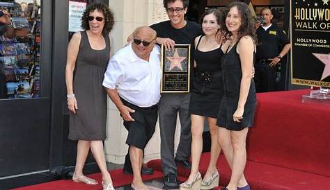 Оригинальное название: The Danny DeVito Family: Behind the Scenes