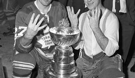 Скриншоты из игры A Glimpse Into the Family Life of the Hockey Legend