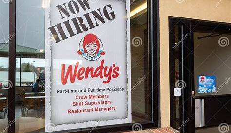 Wendys Hiringfav Page теперь нанимает подпись в Ресторане Wendy’s Редакционный образ работы