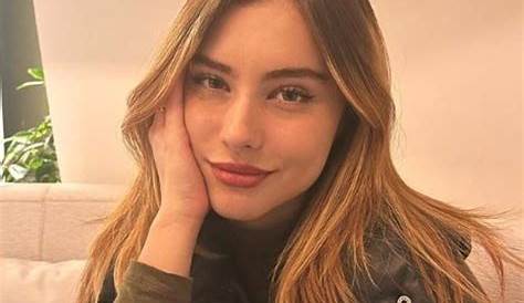Хиллари Вольф Восходящая звезда и ее путешествие в индустрии развлечений Франсиска Эстевес Био Сеть стоит Вики возраст высот бойфренд Артофит