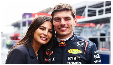 Оригинальное название: The World of F1 WAGS: The Glamorous Lives Behind the Racers