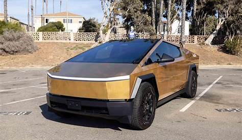 Потрясающий золотой Tesla Cybertruck: представлено!